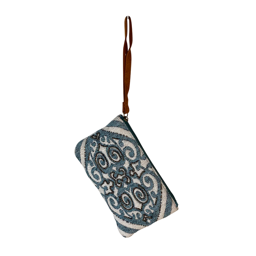 Scroll Print Wristlet