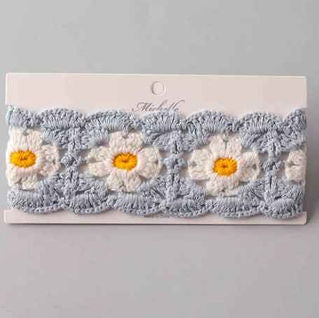 Scalloped Crochet Daisy Tied Headwrap